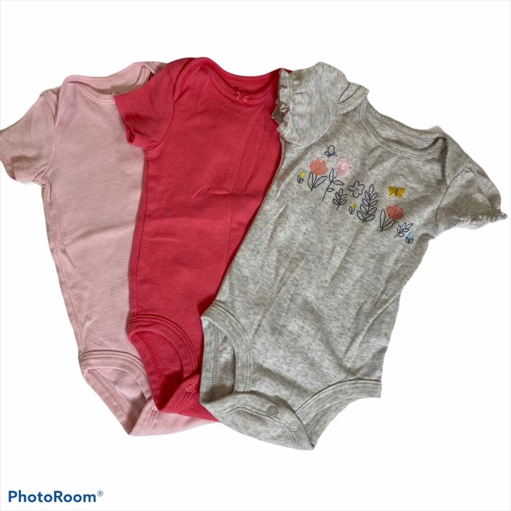 3pc Lot baby onesies Never worn 3m just for you
